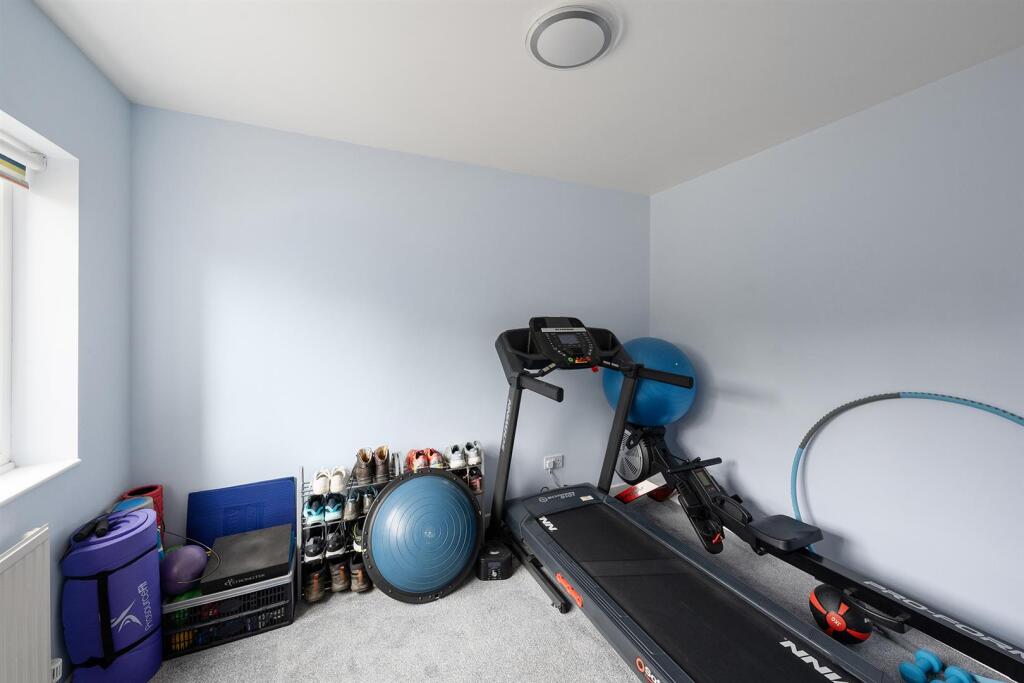 7 Harford Manor Close-34.jpg