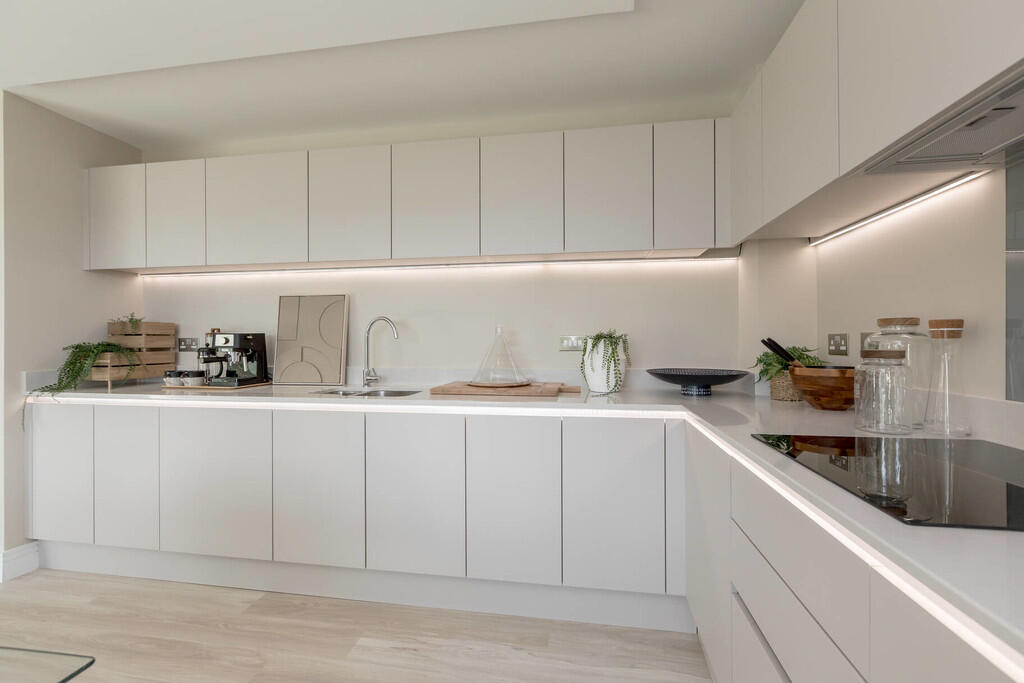 69758_Queenswater...