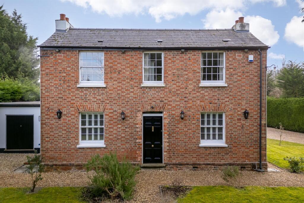56 - Tynings House - GL51 4XF - Web.jpg