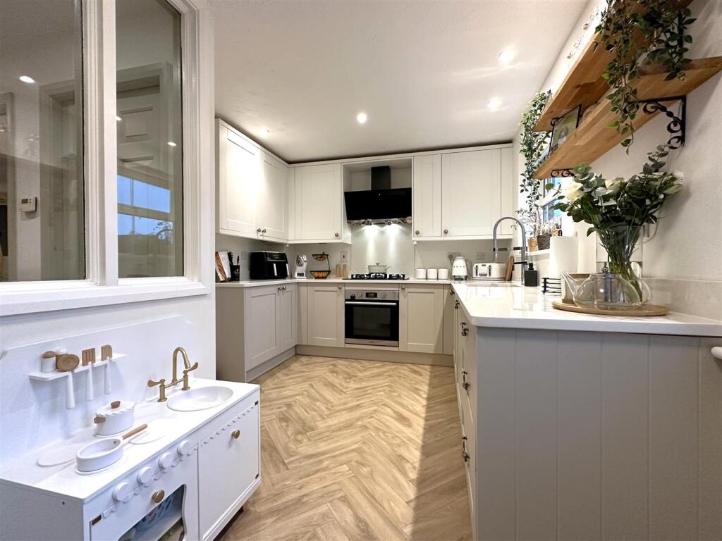Superb Dining Kitchen 212