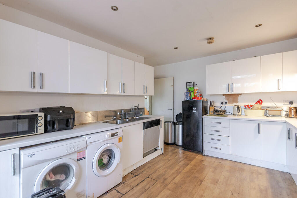 Kitchen 1
