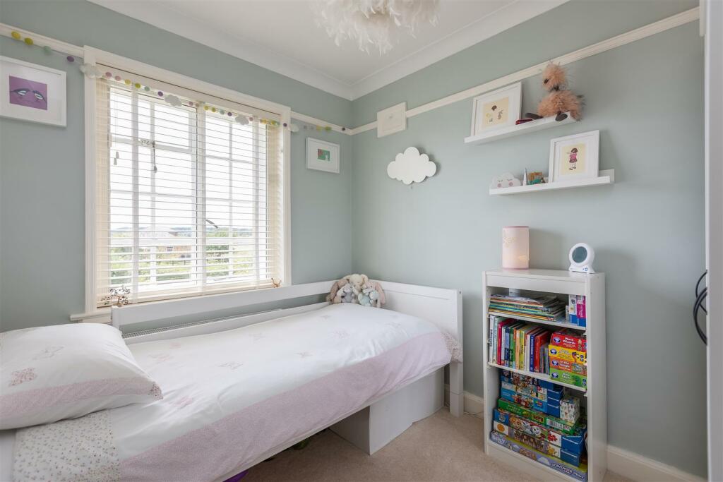 Ettington House Bedroom 4.jpg