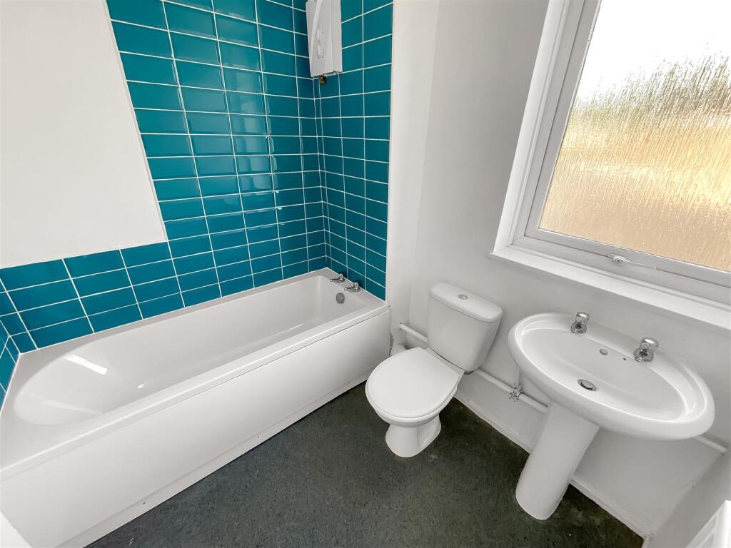 Family Bathroom/WC