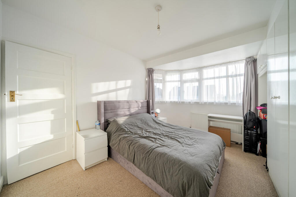 1383650-9-693d4cc...