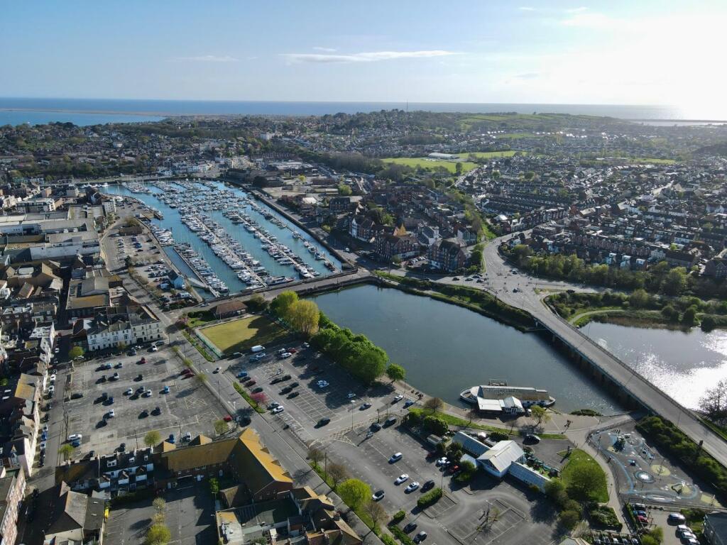 dji_fly_20250421_172126_375_1745252501713_photo.jp