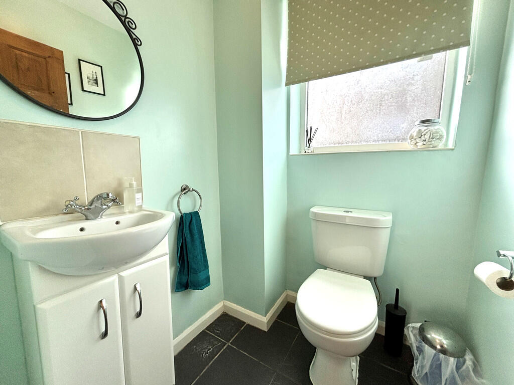 Cloakroom/WC