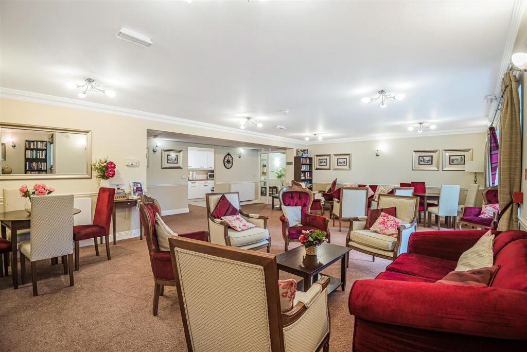 Owners Lounge (2).jpg