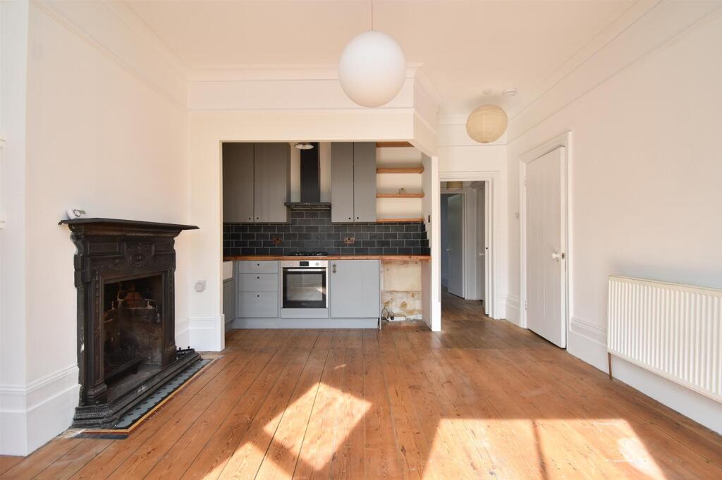 Living room &amp; kitchen