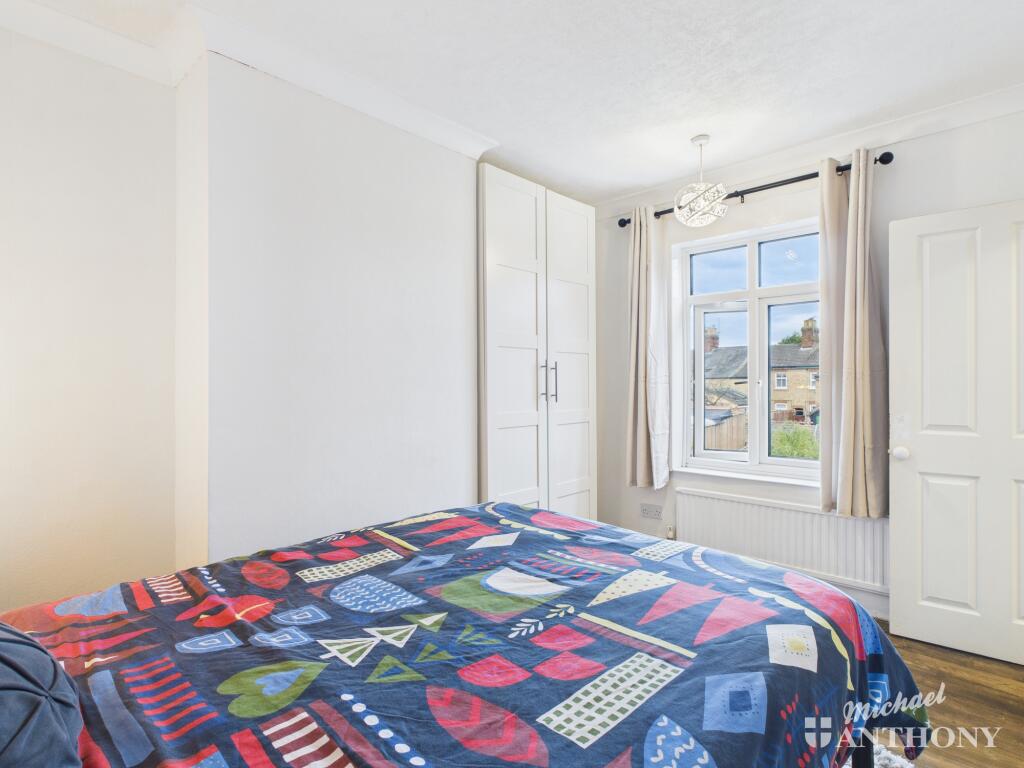 CAM02773G0-PR0376-STILL037