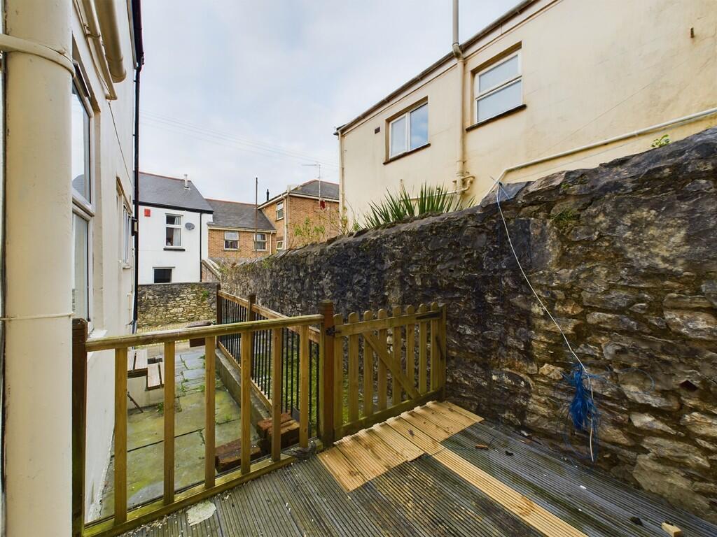 CAM03974G0-PR0061...