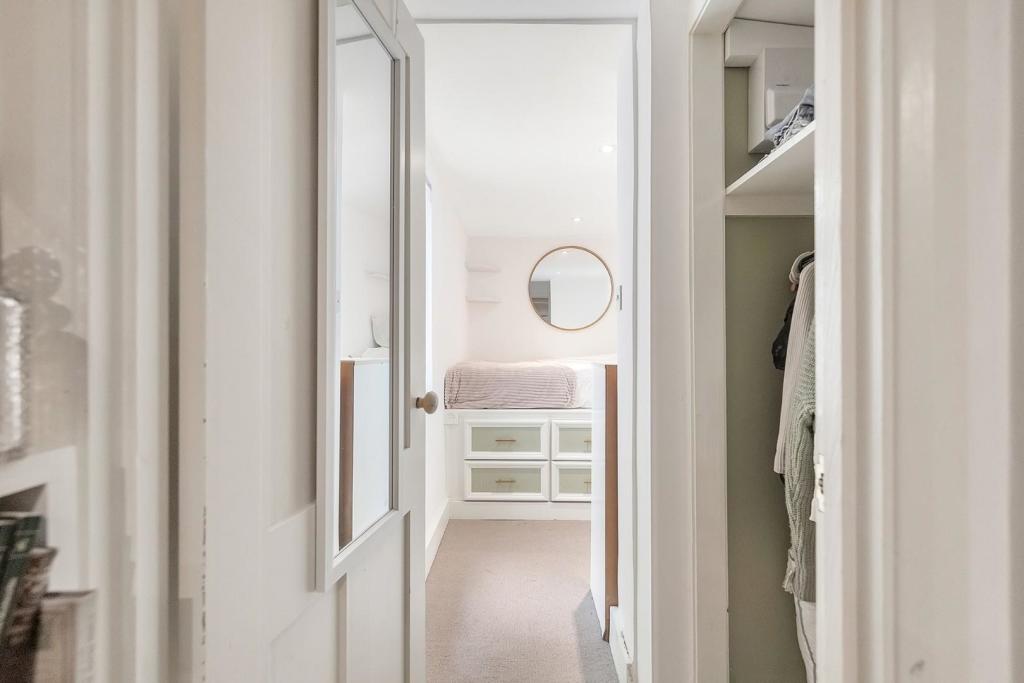 Hallway (4).jpg
