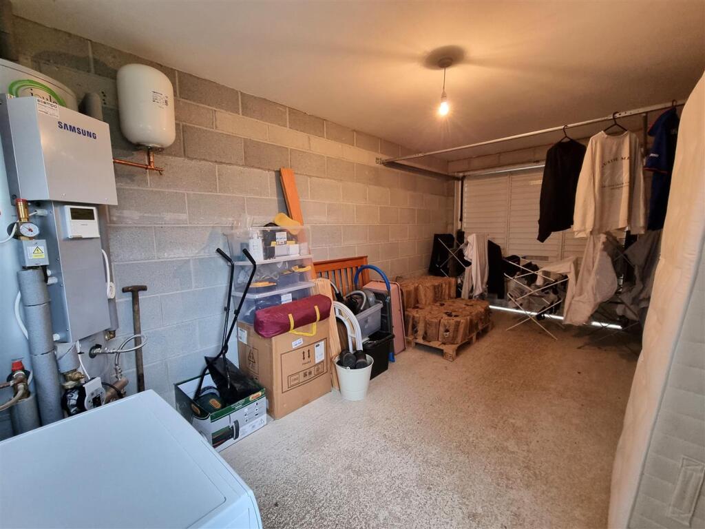 Garage.jpg