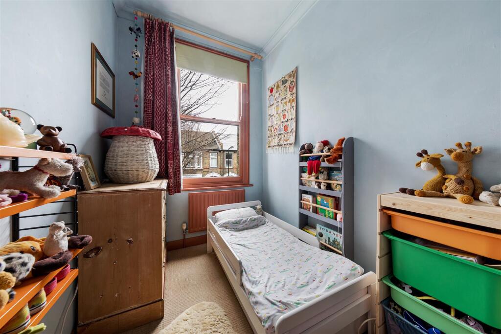 Lawton Road, E10