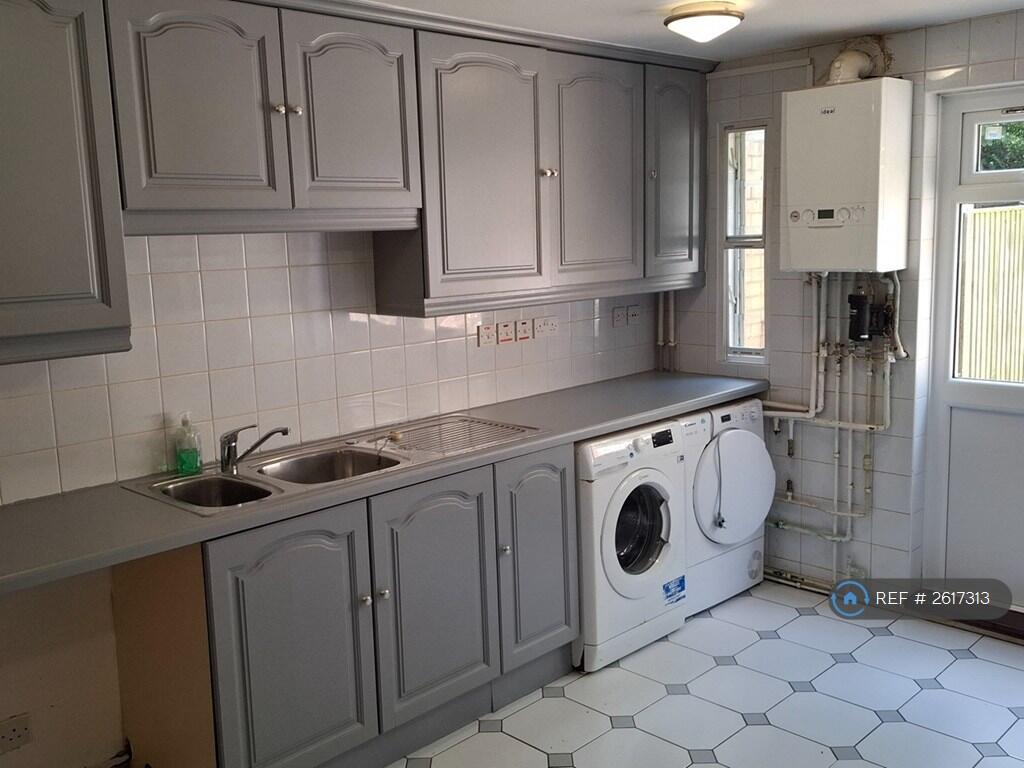Kitchen 1