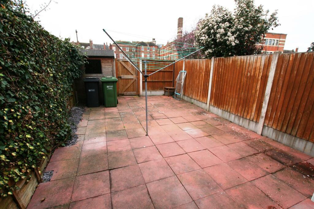 sansomemews,25garden.JPG