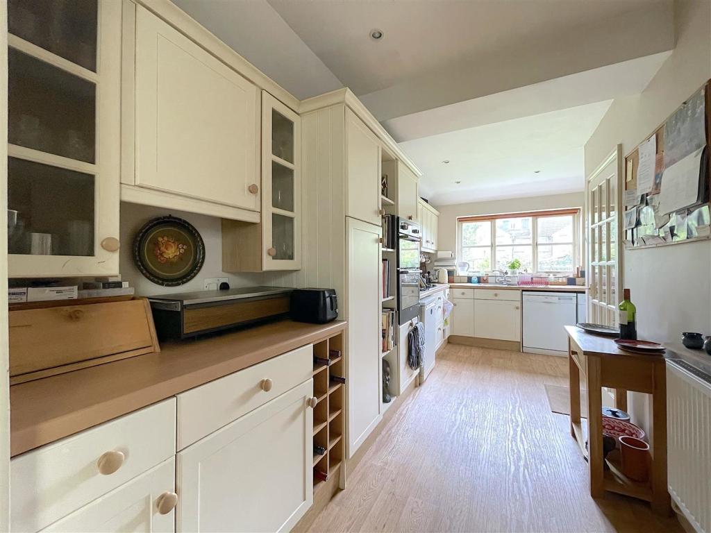 Kitchen (1).jpeg