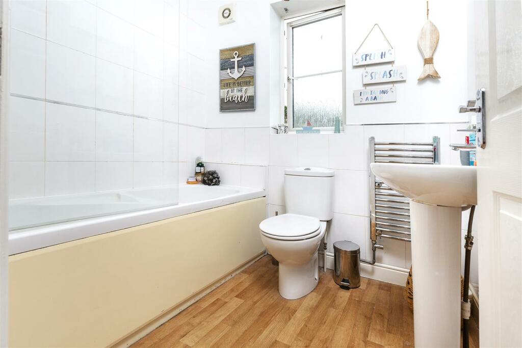 Bramleys Estate Agents - Heatherdale - Halifax (23