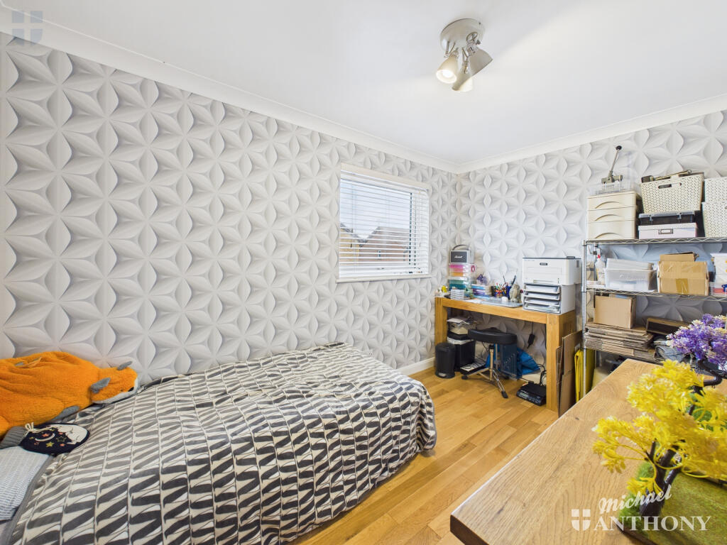 CAM03852G0-PR0431-STILL003