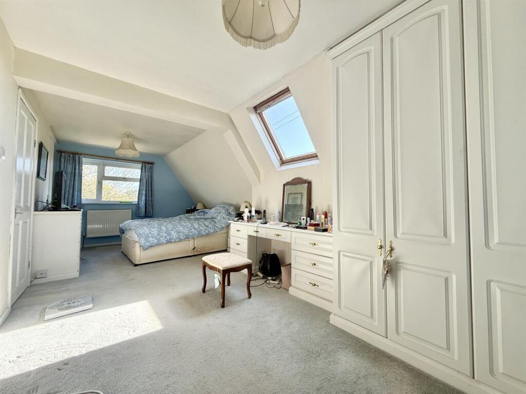 Bedroom1.jpg