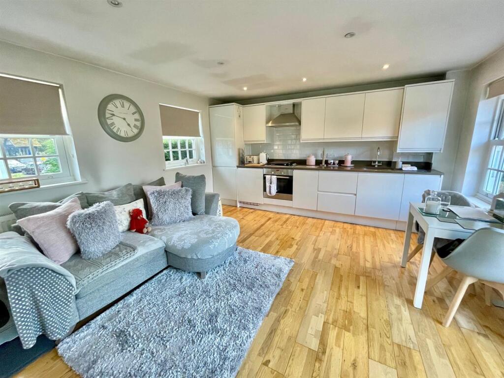 Bantam Cottage Living &amp; Kitchen.jpg