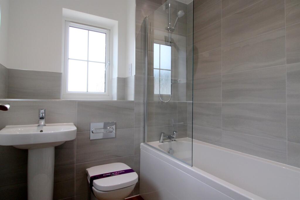 family+bathroom