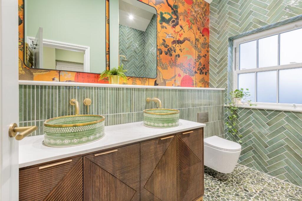 The Studio - Bathroom