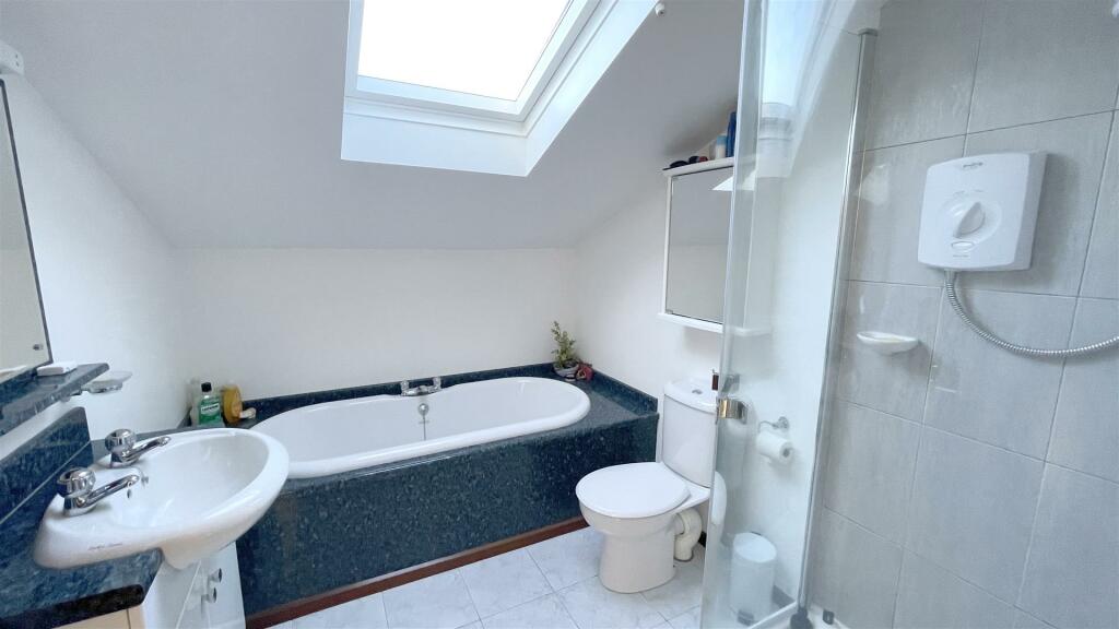 Master En-Suite