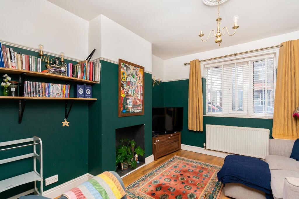 0S7SSG - Living Room C.jpg