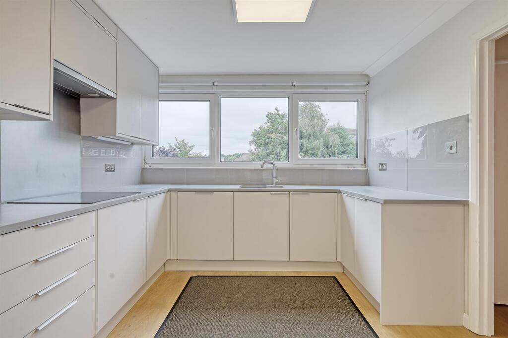 KITCHEN 2.jpg