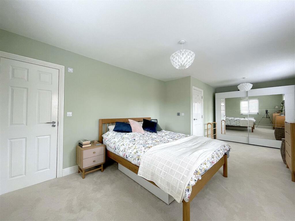 Bedroom One (2).jpeg