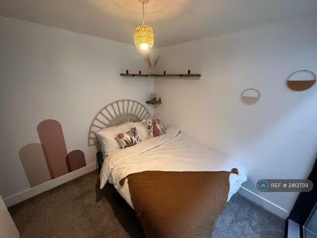 Main Bedroom 