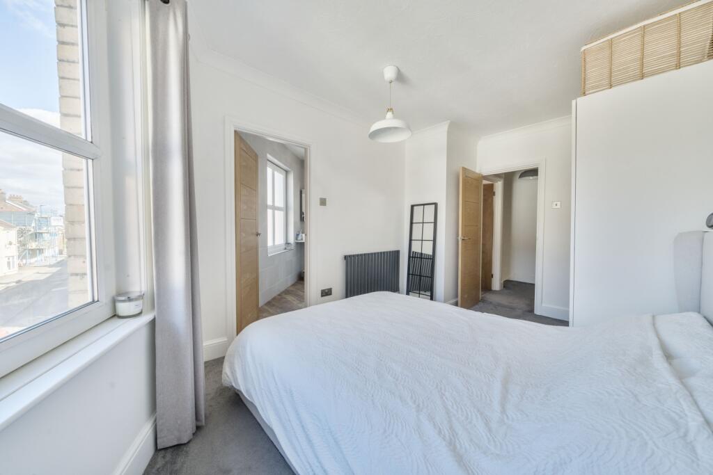 1356707-7-68d6a81d355aa