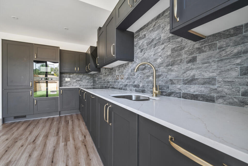 1313458-22-6863a0...