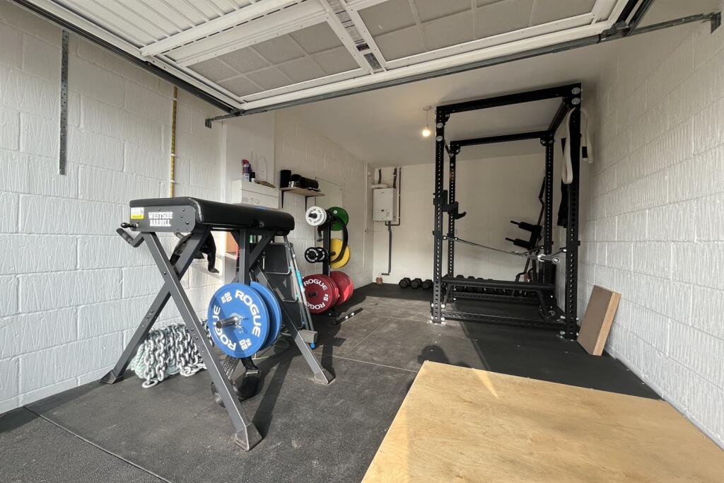 Garage/Gym