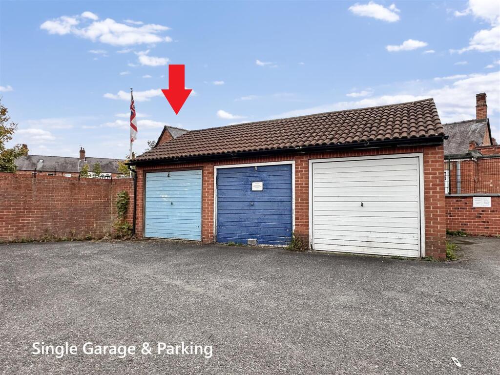 Single Garage &amp; Parking 496
