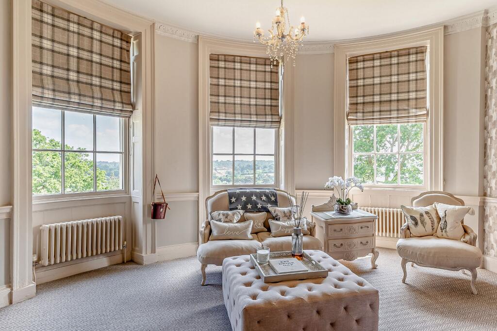 Master Bedroom sitting area