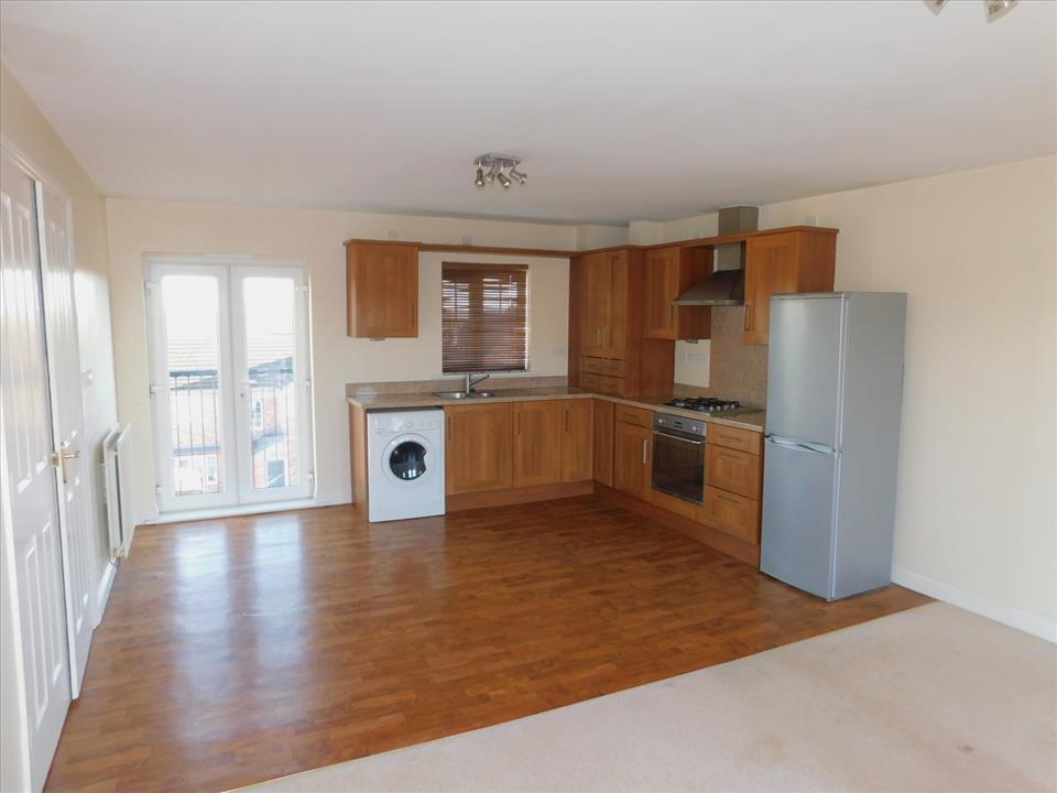 OPEN PLAN LOUNGE/DINING ROOM/KITCHEN
