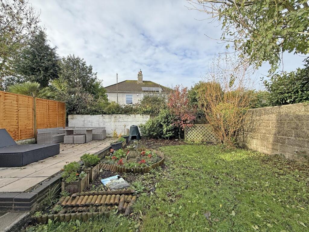 Cresthill Road 6 - Garden 3.jpg