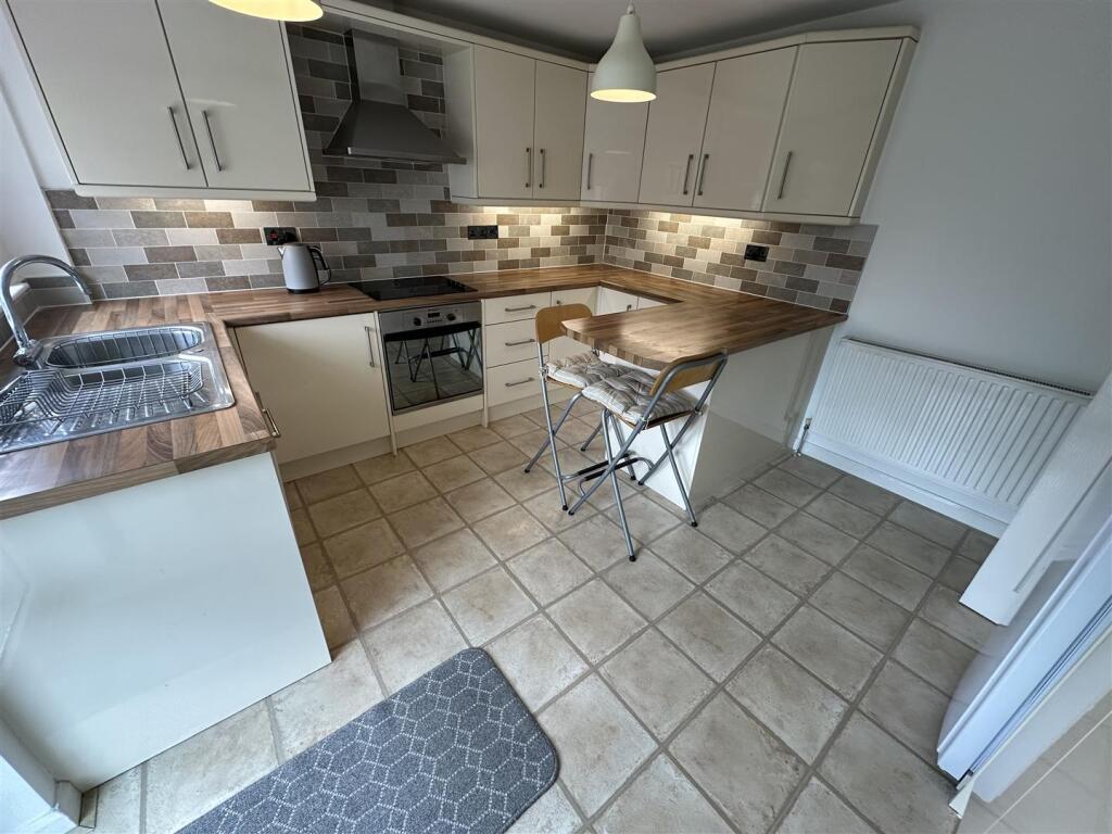 Bramleys Estate Agents - Norman Road - Mirfield (3