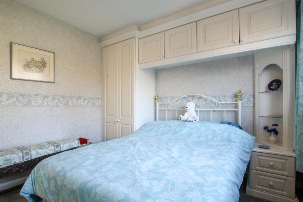 Bedroom-2.2-.jpg