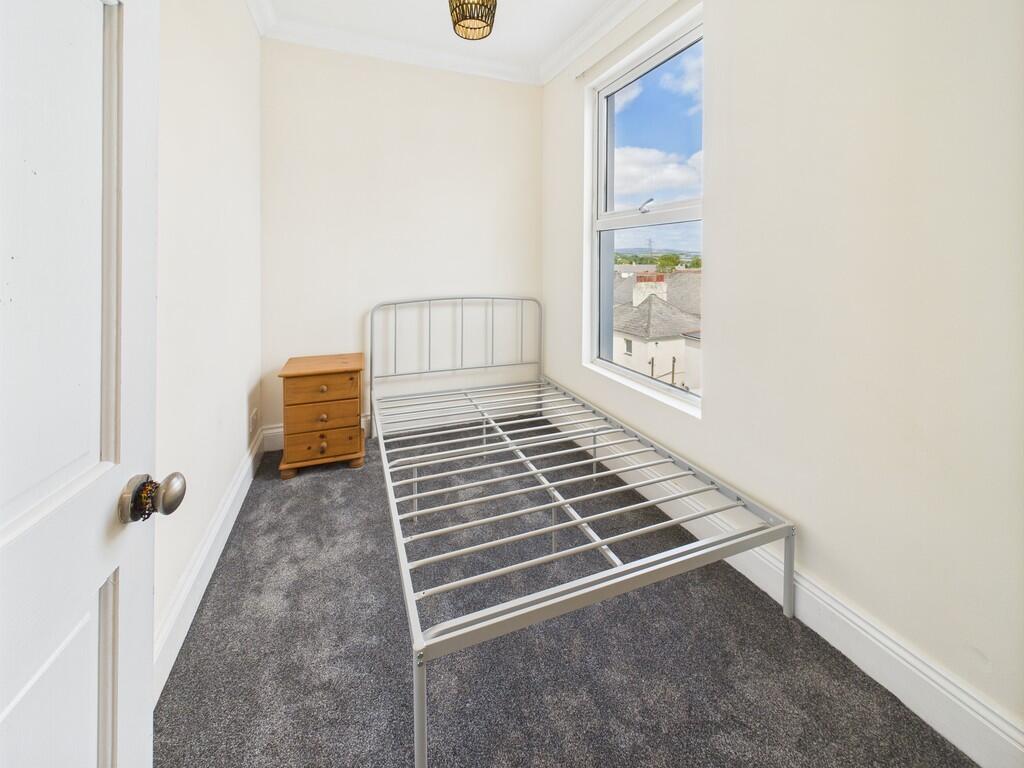 CAM02089G0-PR0504...