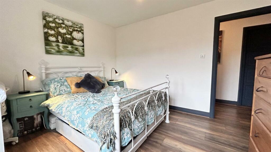 Bedroom 4.jpg