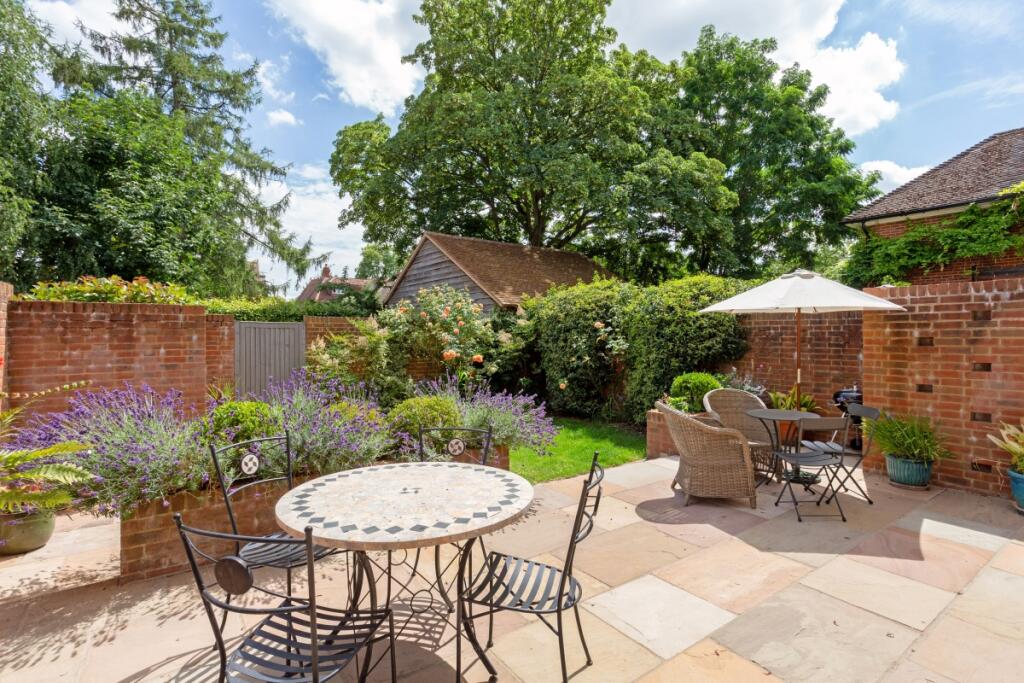 4 Cromwell Garden...