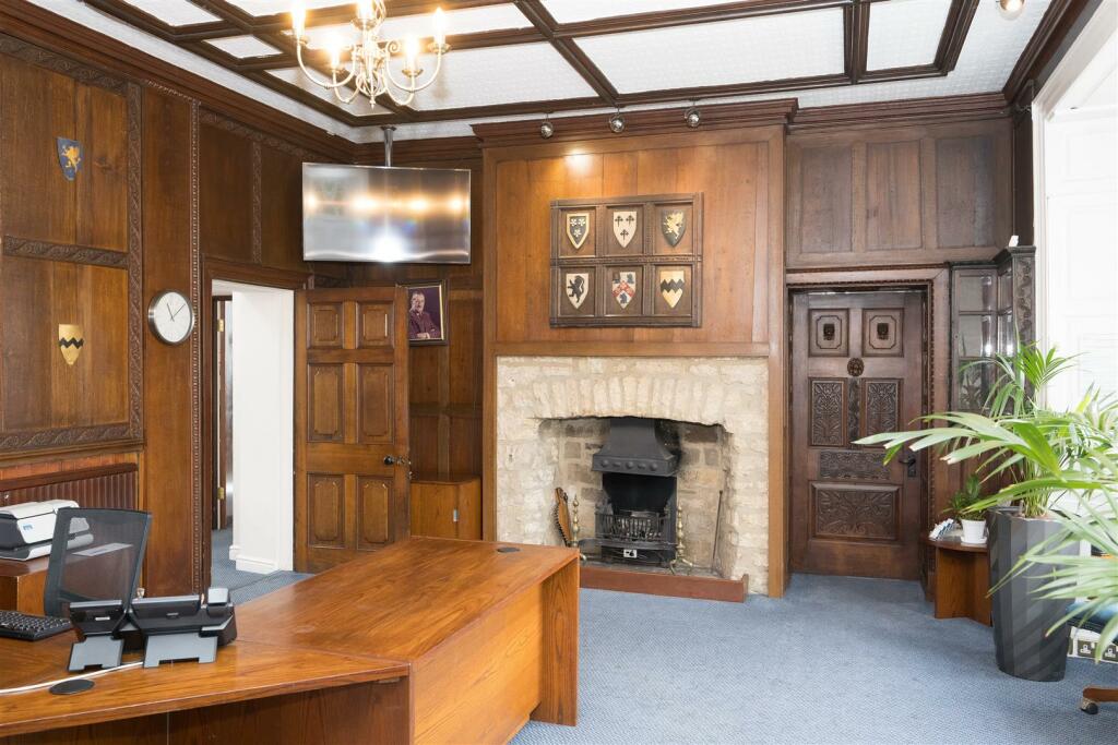 Boston Lodge - Hall fireplace .jpg