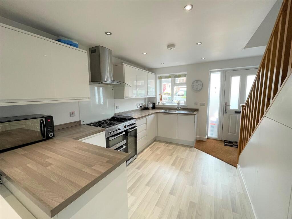 Kitchen n.jpg