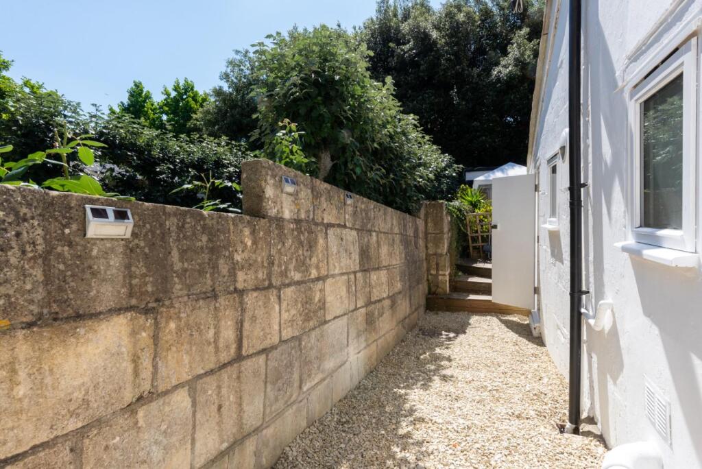 Flat 5, 1 Lower East Hayes Bath, BA1 6AN-13.jpg