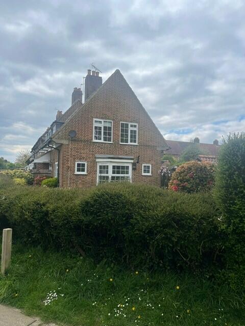 Howard Close, Tadworth, Surrey, KT20