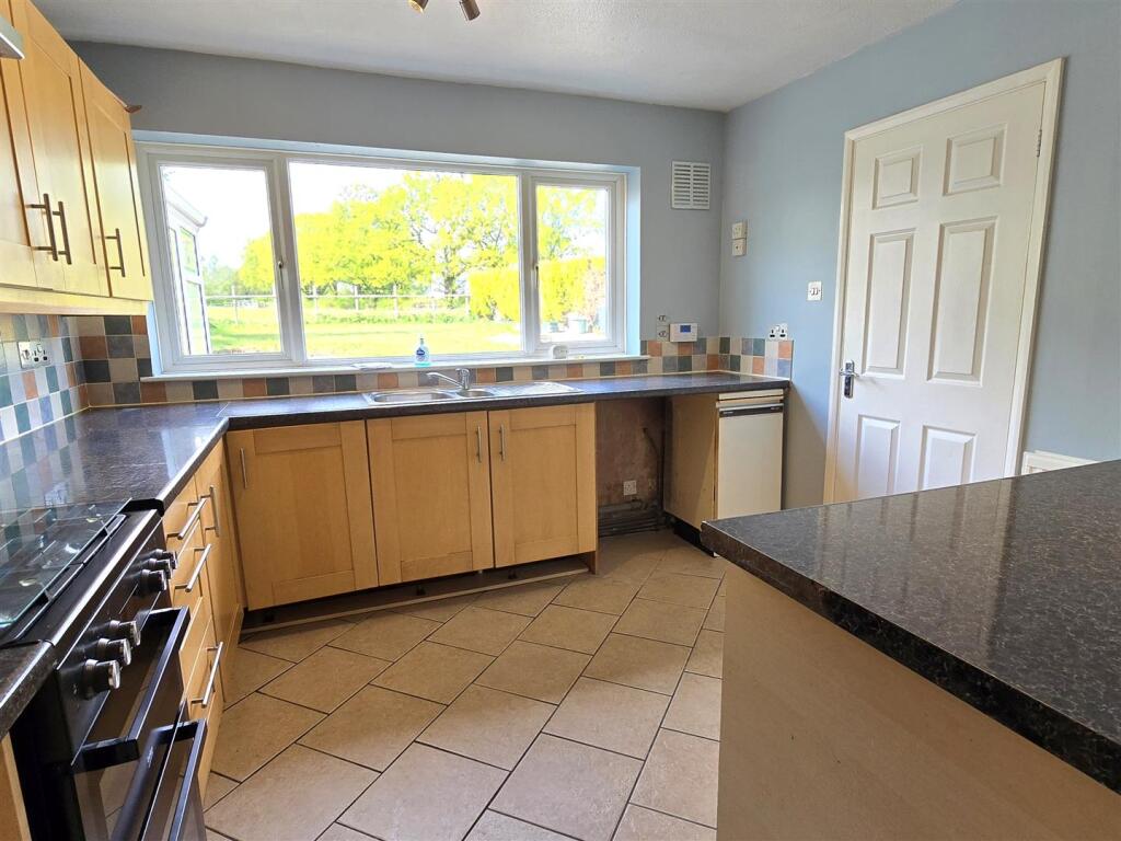 kitchen b.jpg