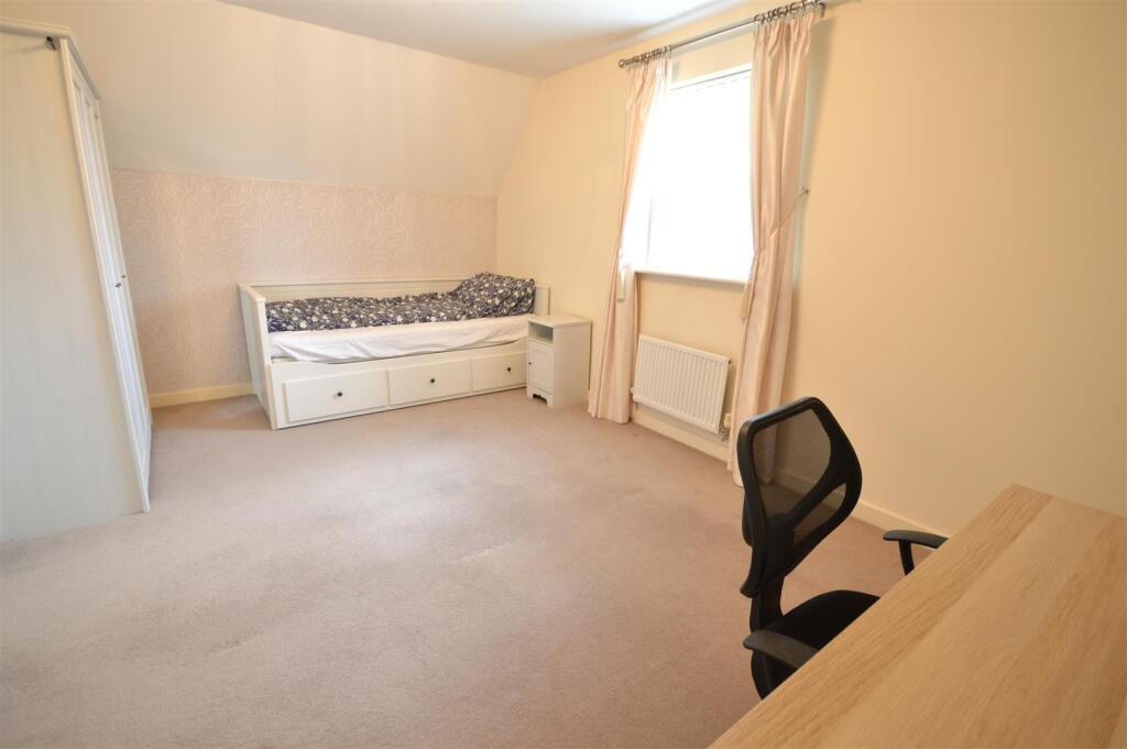 bedroom  4