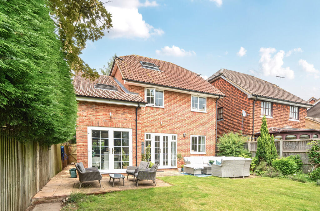 1305384-18-684736...